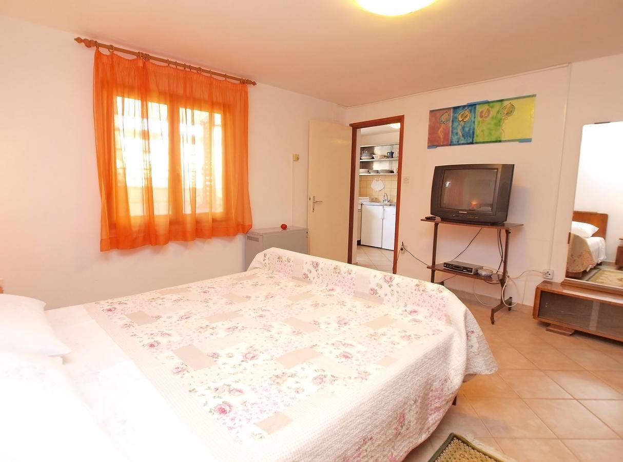 Ivan 41 Apartment *